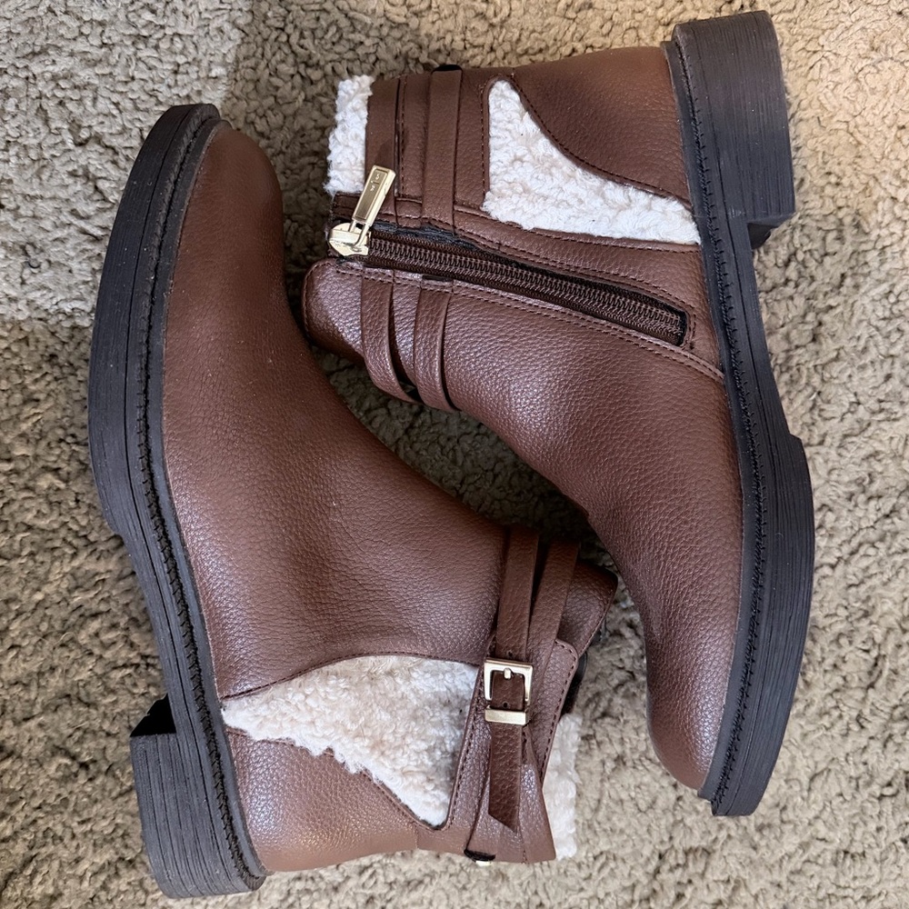 Reaction Kenneth Cole Ankle Boots with Shearling Lining